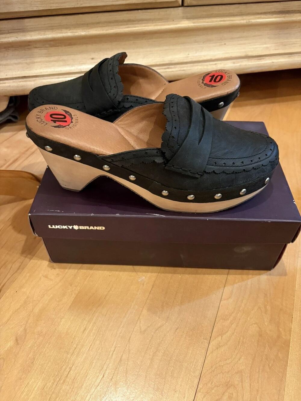 Lucky brand Marge clogs with studs black women’s size 10 NIB